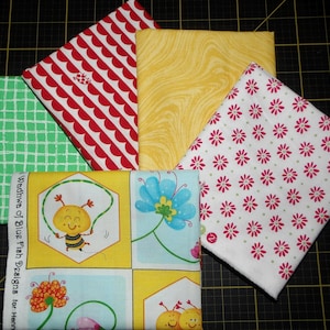 LAST ONE - Busy Bees Fat Quarter Bundle - 5 Piece Cute Bees and Matching Prints FQ Bundle - 100% cotton