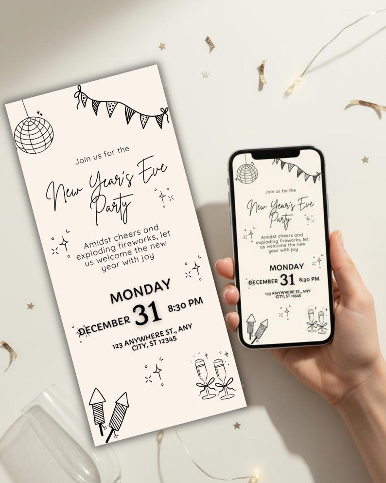 K&ouml;nnte beinhalten: Eine Einladung zur Silvesterparty und ein Smartphone, das dieselbe Einladung anzeigt. Die Einladung ist cremefarben mit schwarzem Text und Illustrationen, darunter Feuerwerk und Sektgl&auml;ser. Das Datum ist der 31. Dezember.