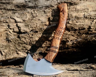 Handgemaakte Vikingbijl | Gesmede Tomahawk-bijl met leren schede
