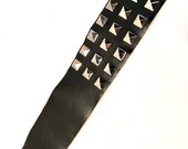 Vintage Heavy Metal Earth Style Guitar or Bass Studded Strap 1980s 51 inches long good condition camera