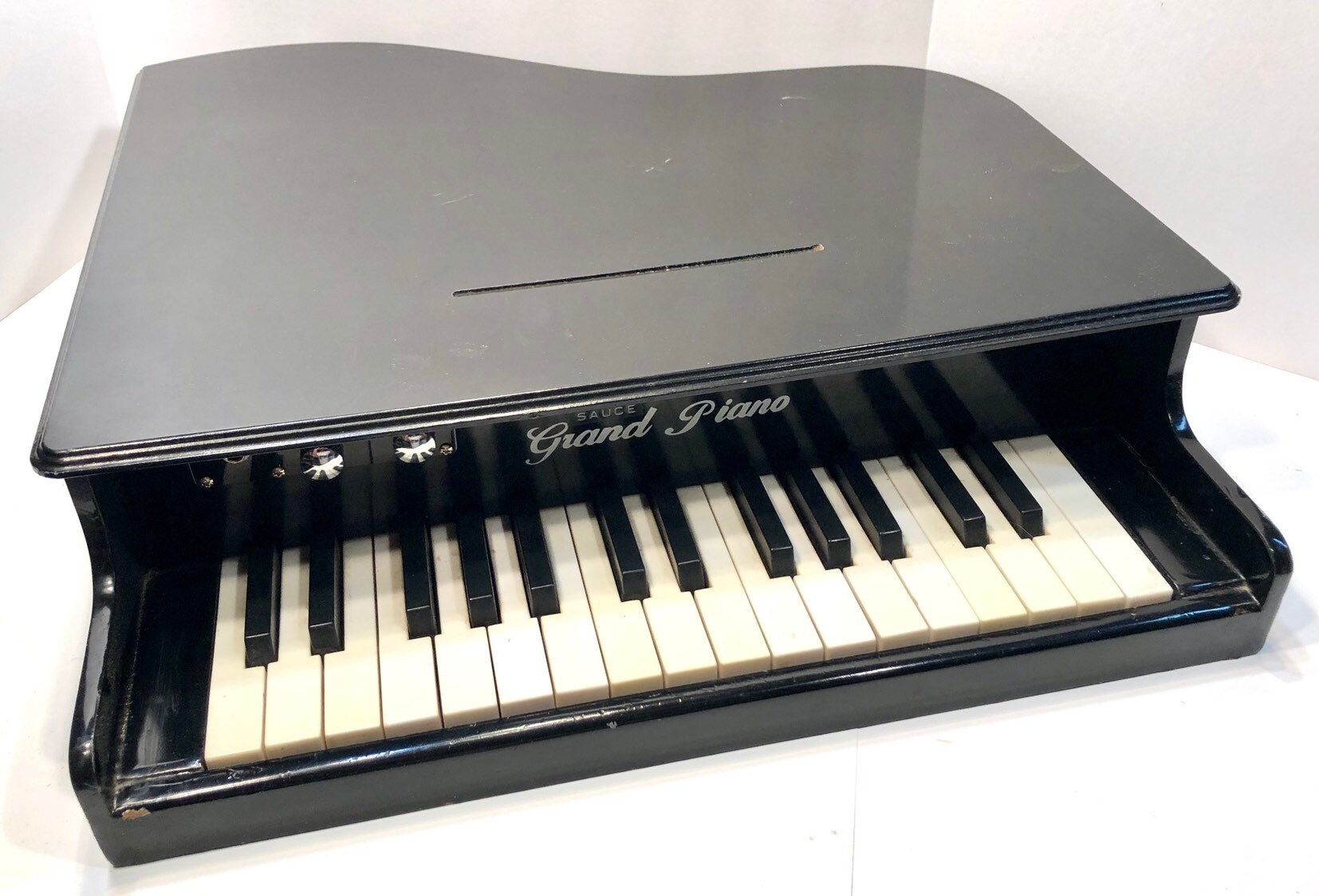old toy piano