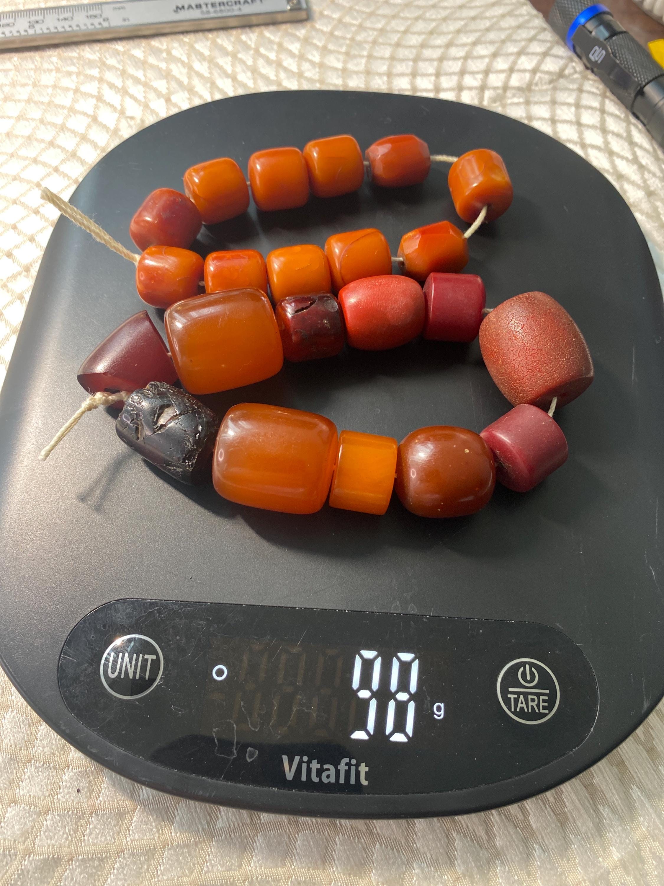 Lot De Dés Anciens, Matière Plastique Ou Bakélite, Pour Collection Ou Création De Collier