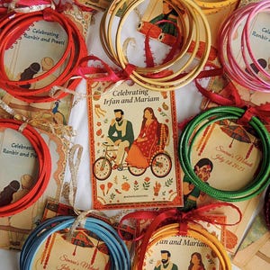 Armringar INGÅR | Anpassade bröllopsarmbandsgåvor | Färdiga att ge bort | Mehendi- eller Dholki-presenter | Chudiyan-armbandskort | Mendhi-gåvor | Jago