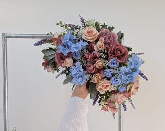 Lavendel Rosen Wildblumen Hochzeit Bogen Swag, Blau Altrosa Faux Florals