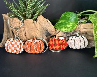 Pumpkin Keychain Fall Charm – Autumn Accessories – Cute Halloween Gift – Seasonal Pumpkin Bag Charm – Oklahoma Charm Designs