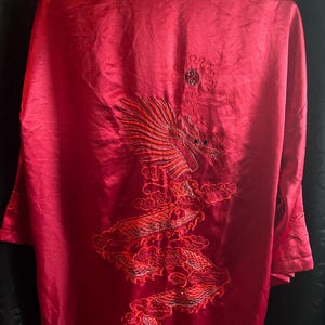 Vintage rood satijnen geborduurd drakengewaad L