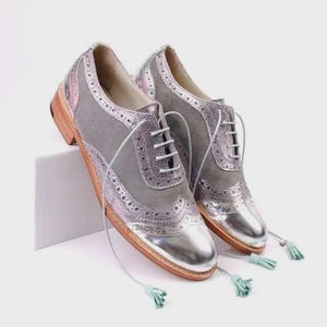 Handmade Women Two Tone Leather & Suede Lace Up Dress Shoe, Wing Tip Brogue Shoe