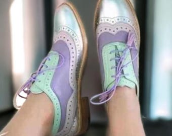 Handgemaakte damesschoenen met driekleurige Oxford vetersluiting en leren Wing Tip Brogue-schoen