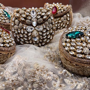 Majestic Shine Kundan Bridal Clutch Bag | Indian Wedding Purse | Handmade Embellished Evening Bag | Bridal Potli | Luxury Party Clutch