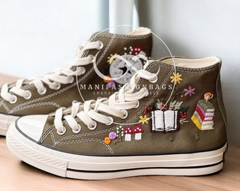 Benutzerdefinierte Stickerei Pilz Blume Wald und Stapel Bücher Segeltuchschuhe Personalisierte Geschenke Stickerei Blumen Muttertag Sneaker High Top