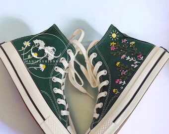 Décorations personnalisées Chuck Taylor Sweet Daisy Flowers et Butterfly Flowers brodées Chaussures en toile Baskets brodées personnalisées Cadeaux pour elle