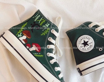 Bestickte Pilz-Weihnachtsgeschenke Chuck Taylor gestickte Schuhe, benutzerdefinierte Stickerei Pilz-personalisiertes Geschenk für ihre Rückseite