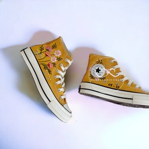 Converse petites fleurs roses personnalisées toile chaussures Chuck Taylor fleurs brodées personnalisées baskets Saint-Valentin cadeaux de mariée pour elle image 3