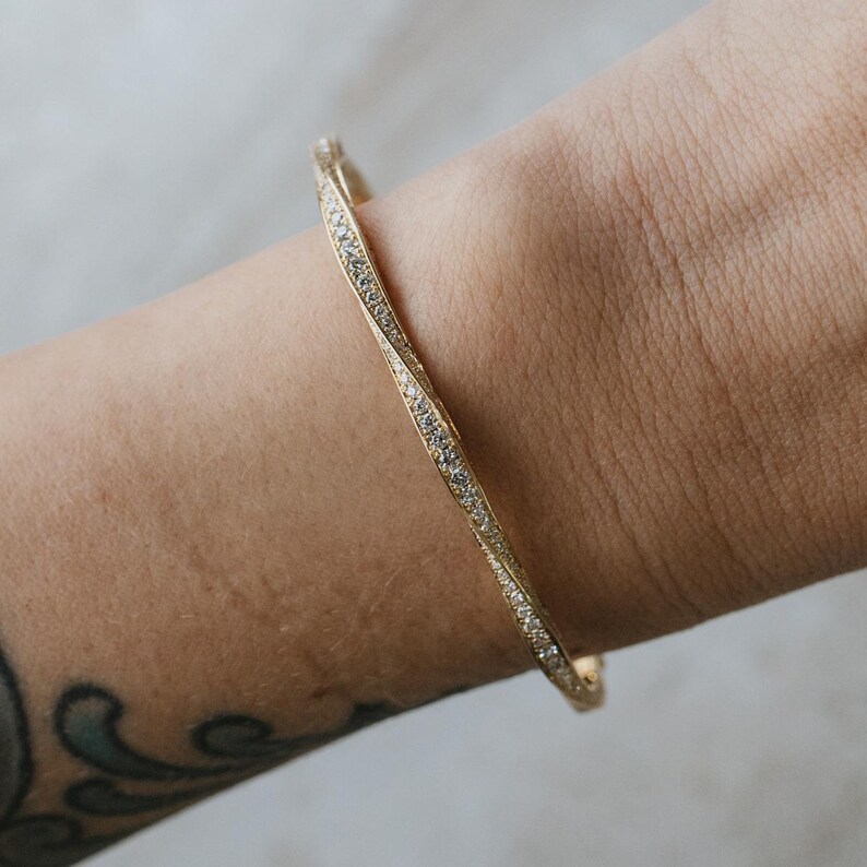 18k Yellow Gold Graff Diamond Hinge Bangle Bracelet