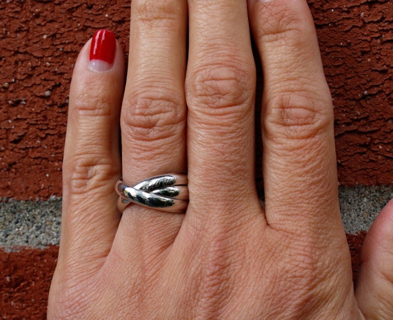 Cartier Trinity Ring On Hand Clearance Shop