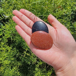 Natural Crystal Worry Stone, Healing Palm Stone for Stress Relief, Thumb Stone for Calm Focus, Meditation & Energy Balance