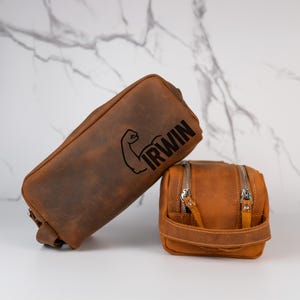Gift for Bodybuilder, Premium Leather Dopp Kit, Custom Gift for Gym Bodybuilder Weight Lifting Large Toiletry Bag Powerlifter Christmas Gift