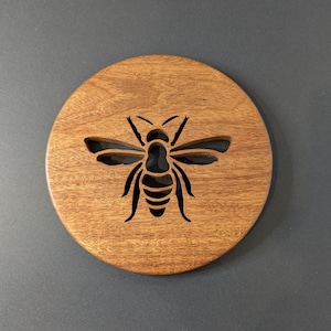 Bee - A handcrafted wooden trivet