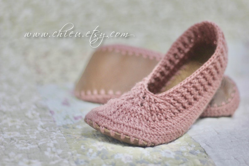 PDF Dusty Pink SLIPPERS Pattern, Leather pads crochet shoes pattern image 3