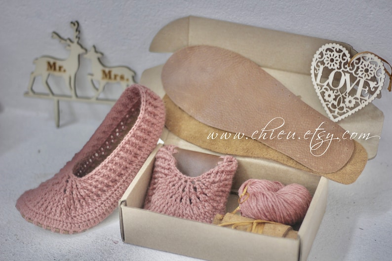 PDF Dusty Pink SLIPPERS Pattern, Leather pads crochet shoes pattern image 4