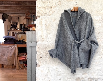 Cappotto oversize con cardigan in lana cotta e cappuccio opzionale