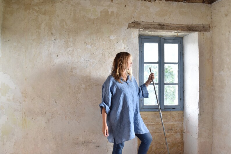 Oversize Boyfriend Shirt in Washed Linen image 8