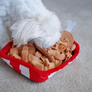 Fun Chicken Drumstick Snuffle Mat for Engaging Pet Foraging - Interactive Toy for Dogs & Cats