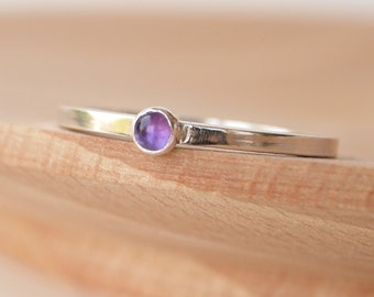 Purple Amethyst Silver Ring - Modern minimalist solitaire ring - Birthstone Ring for February