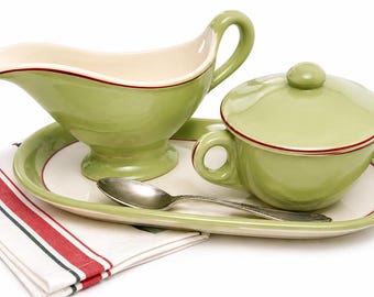 Vintage authentiek jaren 50 dinerservies groen met dunne rode streep creamer/juskom, afgedekte suikerpot en onderbord Ohio USA Sterling Co.