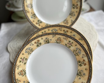 Wedgwood India Vintage Bone China Saladeborden Set van 3 Engeland 8 1/8" Uit productie genomen Bloemenmotief met gouden rand Cottagecore Boerderijstijl Retro MCM Mintkleur