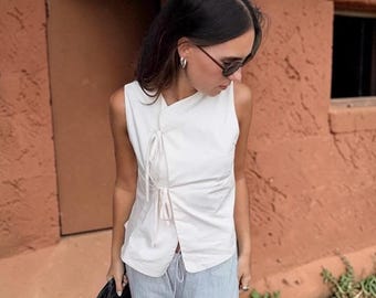 Top de tirantes de algodón con lazo frontal, top de verano asimétrico sin mangas con cordón ajustable.