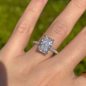 4 CT Radiant Cut Lab Grown Diamond Engagement Ring: 14K Yellow Gold Halo