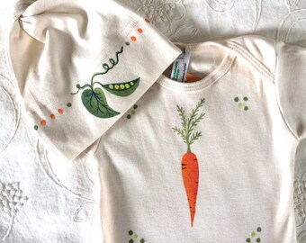 Gender Neutral Baby Onsie Vegetable Bodysuit and Hat Set, Organic Cotton, Natural with Carrot, Sweet Pea, Great for Babies first Vegetables