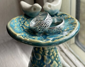 Love birds Ring dish holder, unique ring display, wedding rings display or just a cute wee bird bath