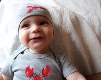 Lobster on Gray organic cotton baby hat, bodysuit set