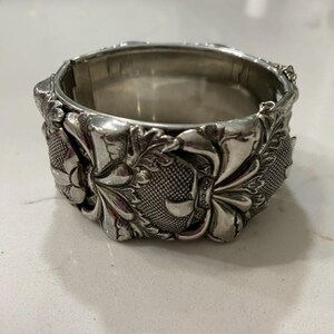 Vintage Vargas Silver Tone Hinged Cuff Bracelet - 1950s - MCM - Repousse