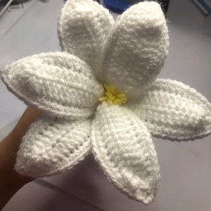 lily crochet PATTERN