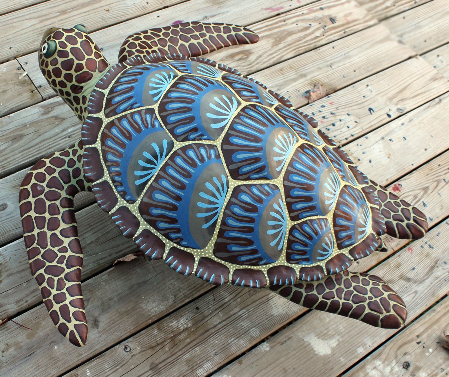large outdoor sea turtle statue