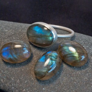 Labradorite and silver ring with little beads image 4