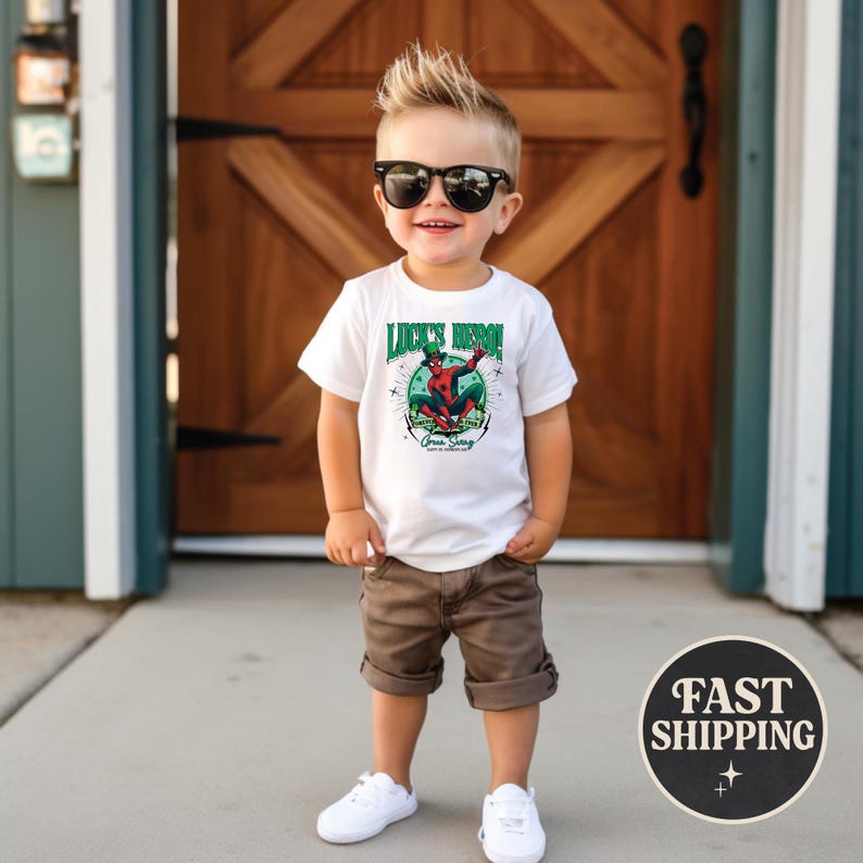 Camiseta de héroe de la suerte, camiseta de Spiderman para el Día de San Patricio, camiseta de araña con trébol, camiseta de Marvel para el Día de San Patricio, camiseta de héroe verde para niño, camiseta de superhéroe de la suerte imagen 3