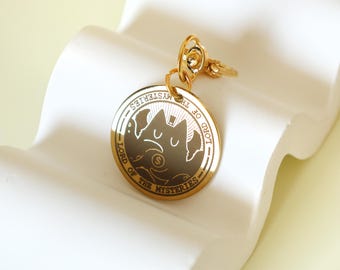 Lord of Mysteries Klein Moretti Coin Keychain - Gold Cat Top Hat Charm with Engraved Text for Bag Keys Collection Gift, Anime fan gifts
