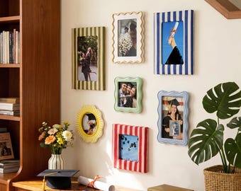 Marcos de fotos con rayas onduladas, bonito marco de fotos festoneado, decoración de pared para galería, regalo de graduación, portafotos de mesa, regalo único de decoración para el hogar