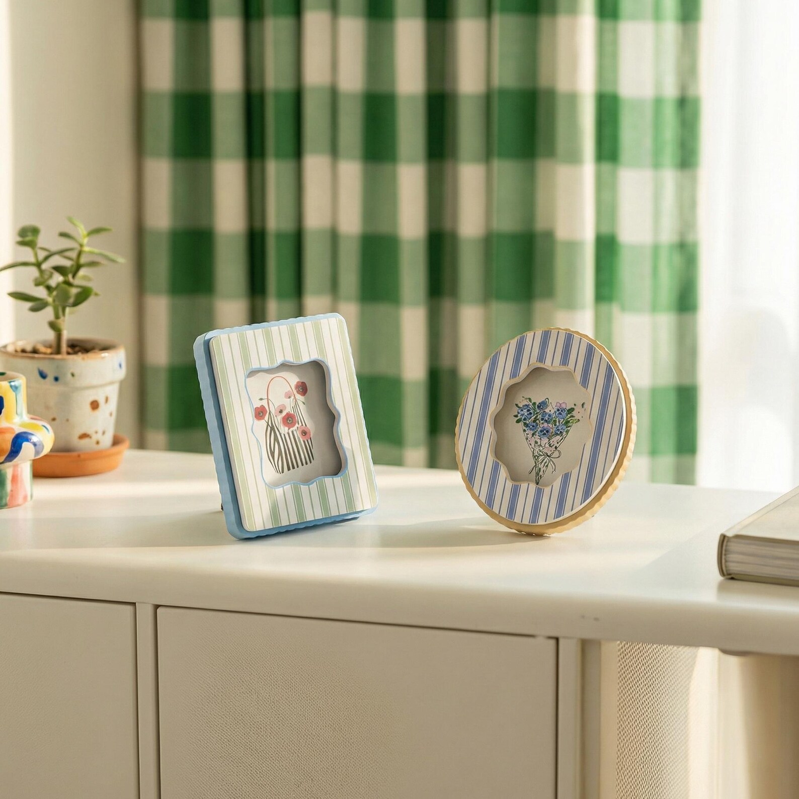 Small Photo Frame Cute Striped Mini Magnetic Picture Frames, Scalloped Edge Small Photo ...