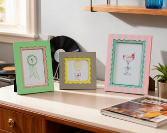 Scalloped Edges Picture Frames with Lined with Soft Velvet Interior,  5x7 4x6 Vintage Modern Photo Frames for Home Decor, Mother’s Day Gift