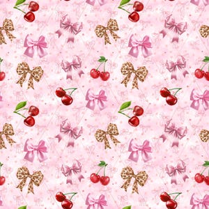 Può includere: Un motivo ripetuto di fiocchi rosa, fiocchi leopardati e ciliegie su uno sfondo rosa chiaro. I fiocchi sono di varie dimensioni e stili, alcuni con finitura satinata. Le ciliegie sono rosse con gambi verdi.