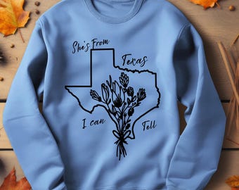 Sie kommt aus Texas, ich kann PNG sagen | Bundesstaat Texas mit Wildblumen | Bauernmädchen | Südlicher Stolz | Texas Pride PNG Shirts, Tassen & Becher