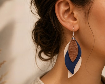 Handgemaakte leren bladoorbellen van Dear Leather, boho-hangoorbellen, lichtgewicht statement-sieraden