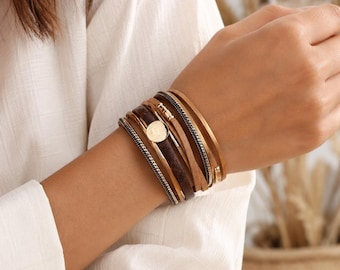 Handgemaakte gelaagde leren armband, boho-omslag, magnetische sluiting, goudkleurige details