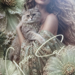 Könnte beinhalten: Ein dekorativer Druck mit einer Person mit langem, welligem Haar, die einen Blumenkranz und ein verziertes grünes Kleid trägt und eine flauschige graue Katze hält. Große, glitzernde grüne Blumen umgeben sie. Der Text Green Cat ist in weißer Schrift zu sehen.