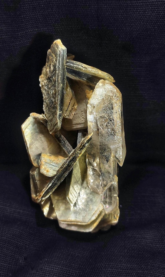 パキスタン産 クォーツ(水晶) 母岩付きクラスター 鉱物標本 パキスタン産 クォーツ(水晶) 母岩付きクラスター 鉱物標本 パキスタン